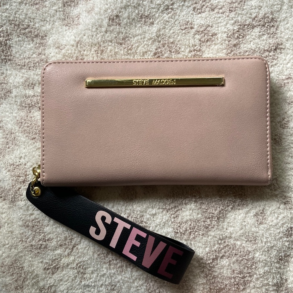 Steve Madden Blush Wallet with Wristlet